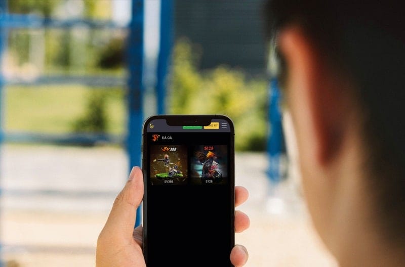 Chỉ cần một chiếc điện thoại smartphone kết nối Internet là đã được chơi đá gà online